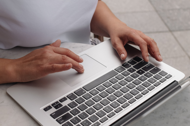Looking for the best productivity hacks that actually work and aren't a bunch of bullsh*t? Let’s talk productivity.