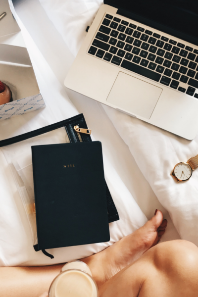 Today I'm sharing with you 7 time management tips for bloggers. If you're a beginner blogger these are perfect for you! And if you're not, they are too.