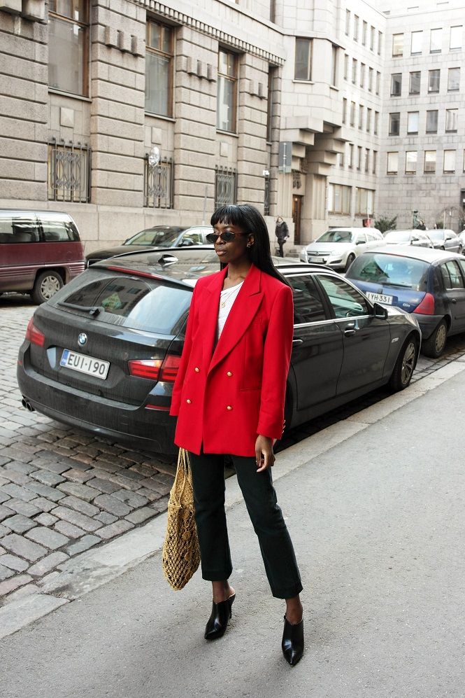 Have a red blazer laying around and don't know how to style it? This post is all about how to wear a red blazer, so keep on reading!