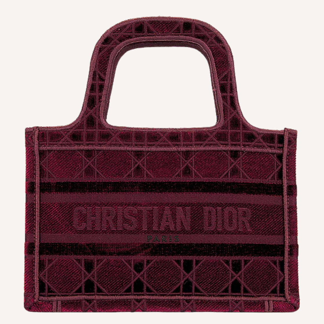 As the crisp air of fall settles in, nothing completes a seasonal wardrobe like chic burgundy bags.